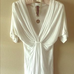 White Fashion Top by Piace’, Size Small⚜️